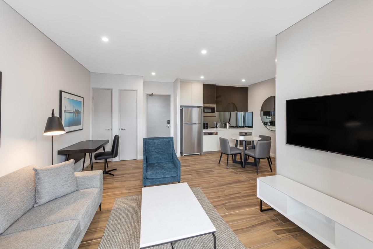 Meriton Suites Coward Street, Mascot Sidney Exterior foto A typical apartment at the hotel