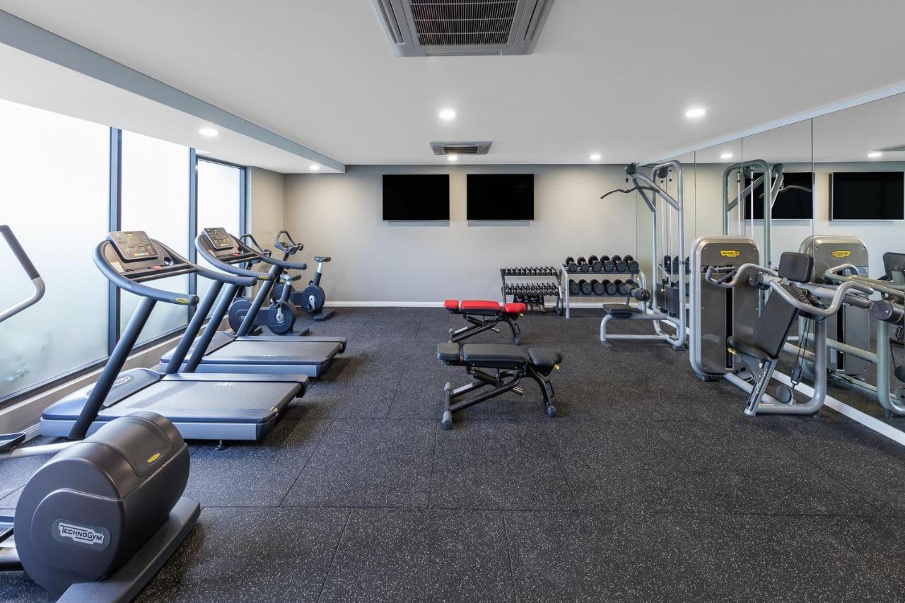 Meriton Suites Coward Street, Mascot Sidney Exterior foto The gym at the hotel